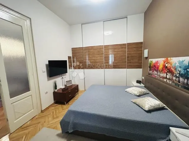 komforan 2s+db stan u centru rijeke za najam - slika 11