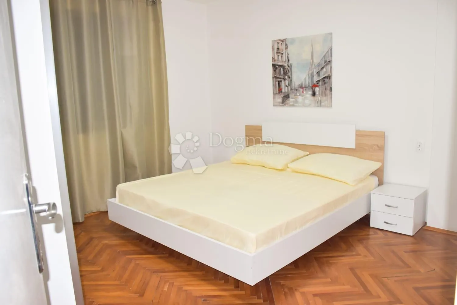 poreč - stan u centru na 1.katu - slika 9
