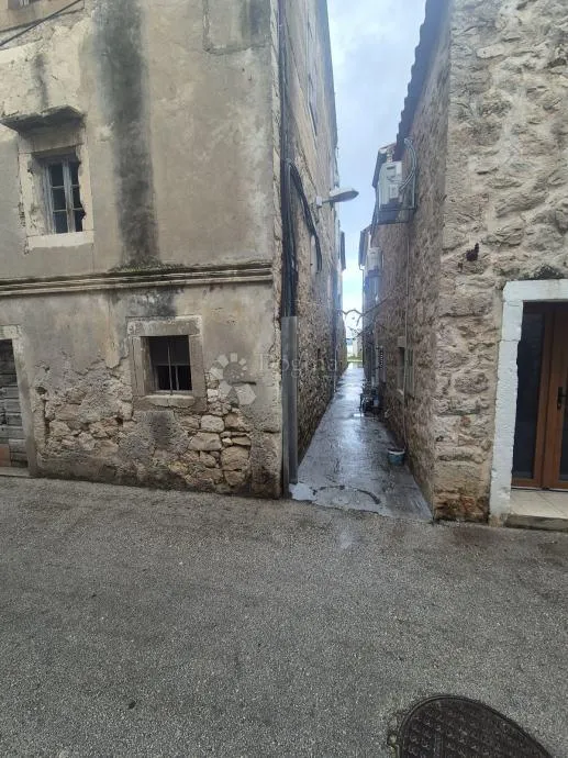 kuća za adaptaciju 30 m od mora - slika 4