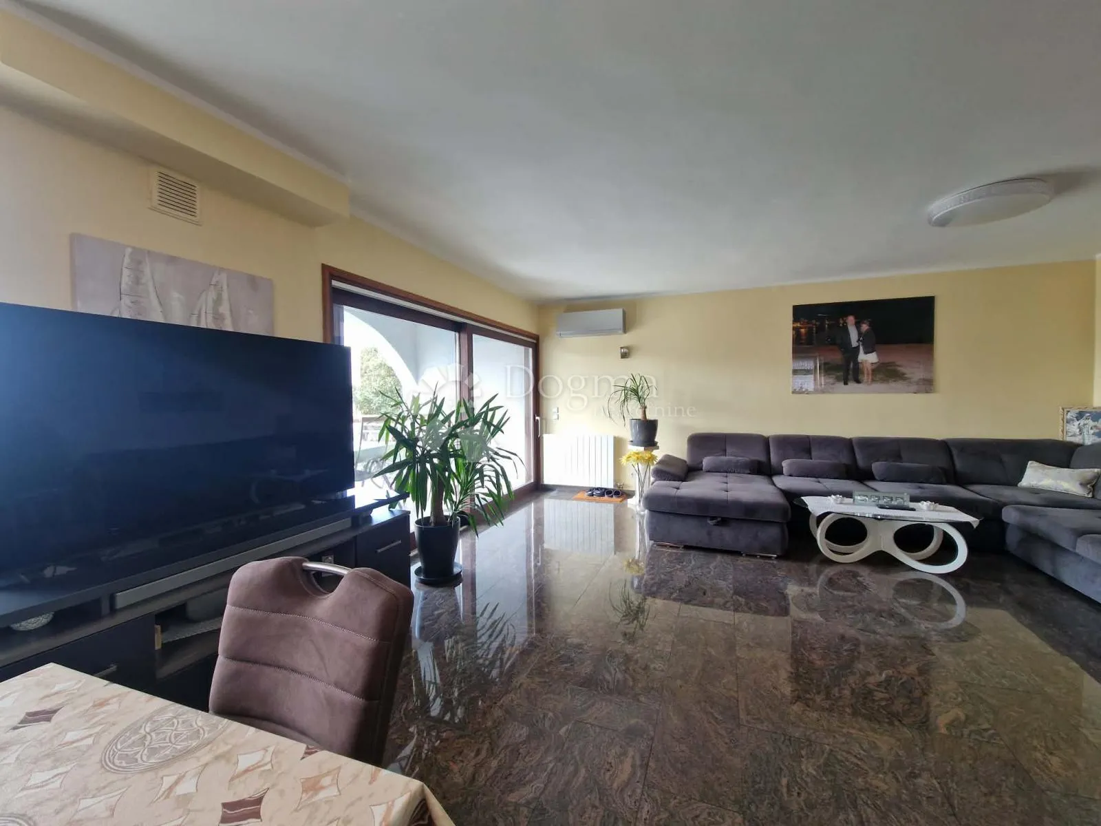 kuća s 4 apartmana - drugi red od mora - slika 6