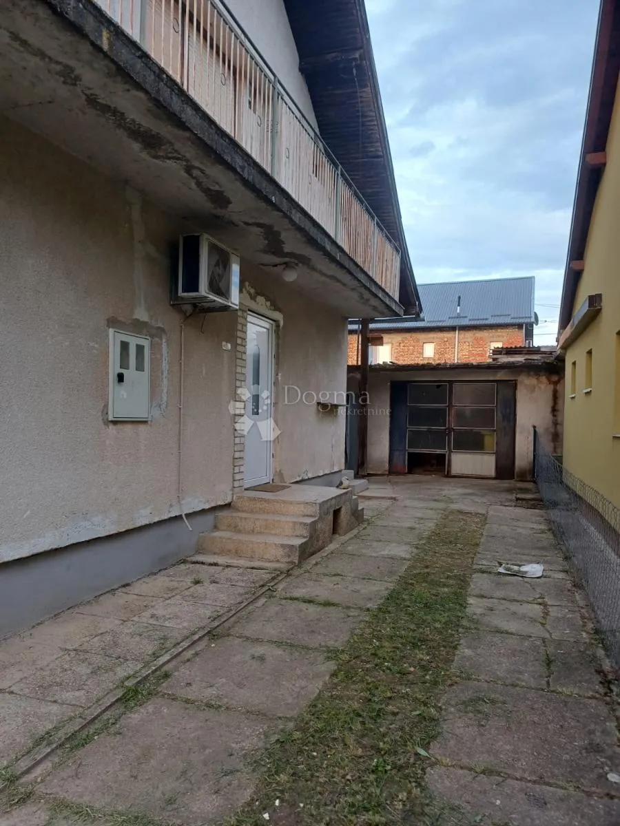 prostrana obiteljska kuća s velikom okućnicom – sisak (zeleni brijeg) - slika 2