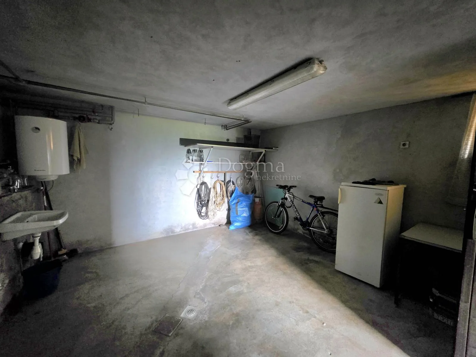 prodaja, kuća, nkp 350m² s okućnicom i terasom, mrežnički brig - slika 30