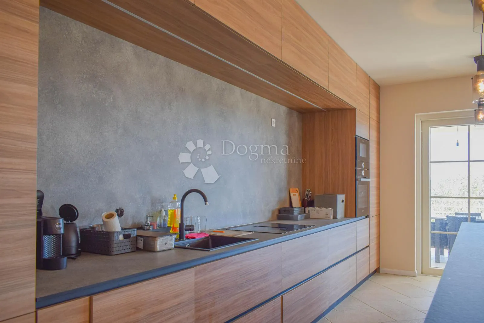 prestižna vila u okolici poreča s 4 spavaće sobe i bazenom - slika 5