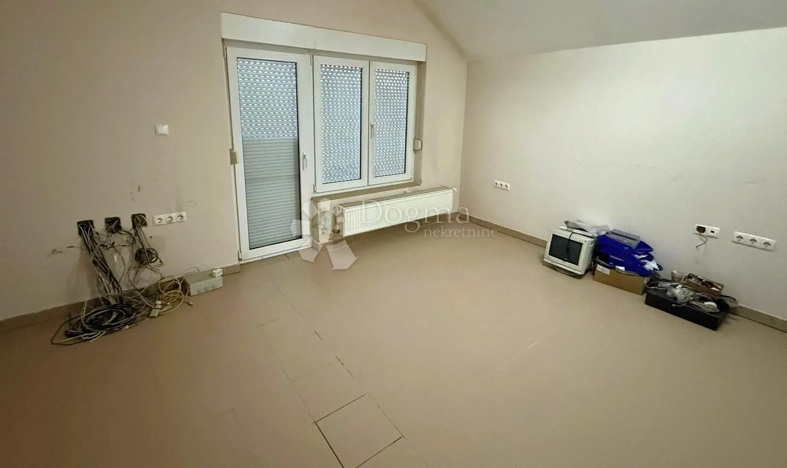 vidljiva i frekventna lokacija - poslovni prostor nadomak varaždina - slika 10