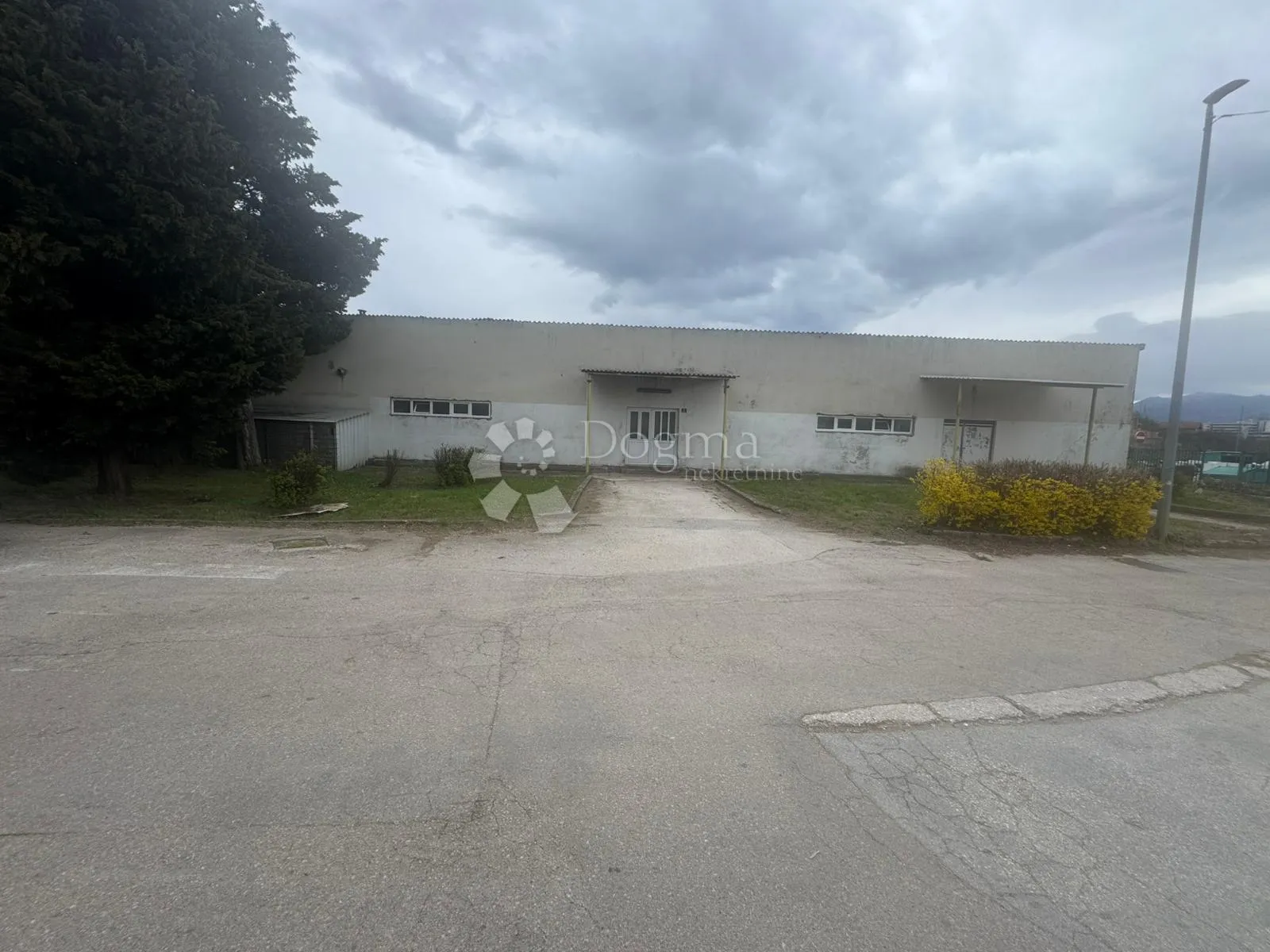 prodaja poslovnog prostora / skladište / hala - slika 9