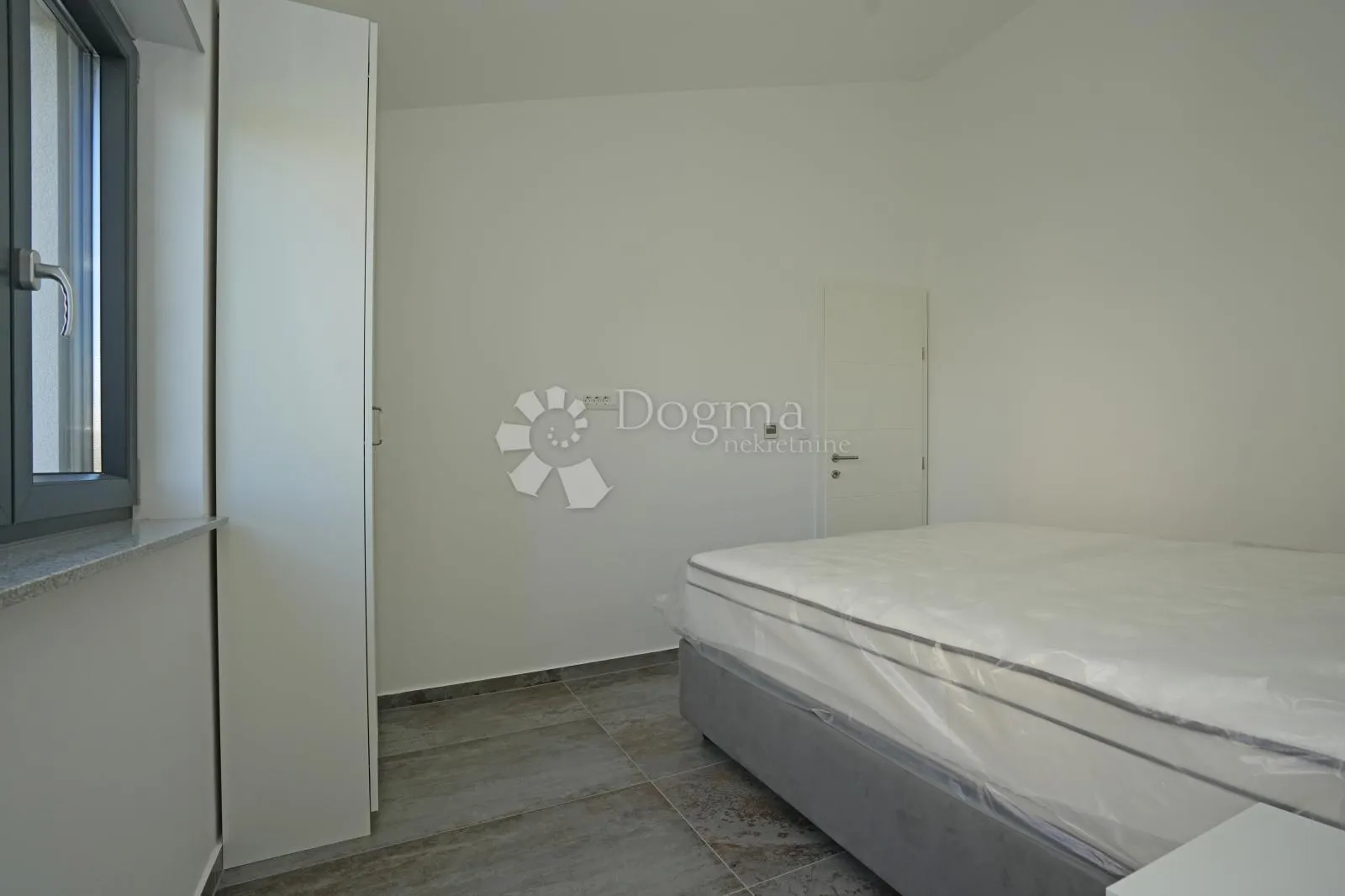 poreč (okolica) - prizemnica sa bazenom - slika 29