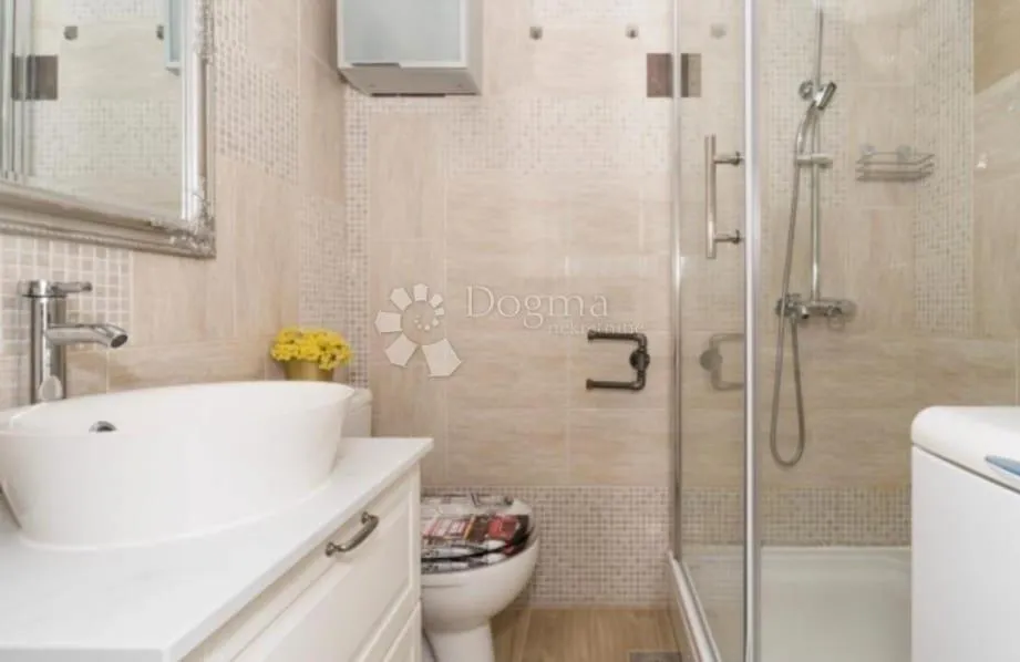 prodaja dva zasebna apartmana s pogledom na more - slika 28