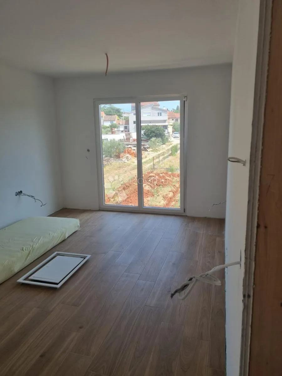 moderna vila s infinity bazenom -pula/štinjan - slika 16