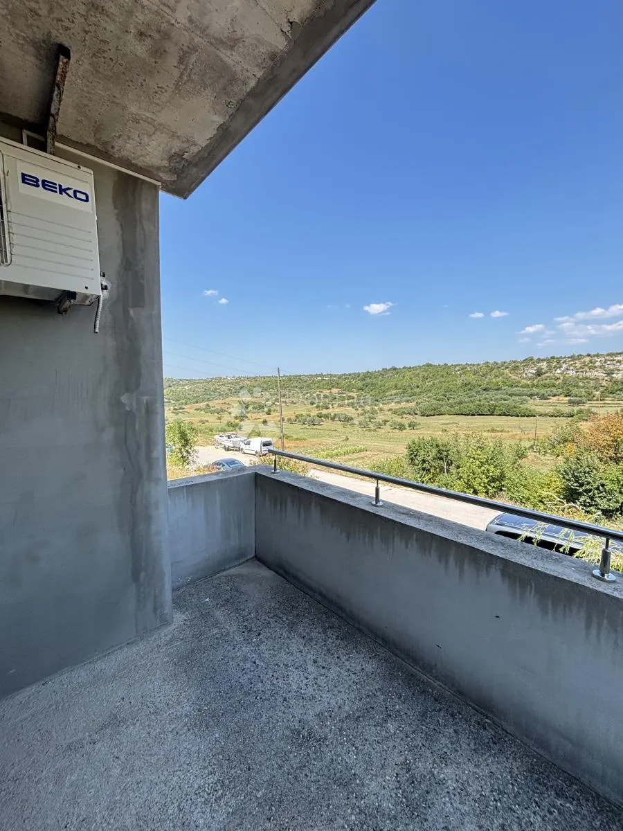 ićevo – obiteljska kuća s prostranom okućnicom, blizina skradina - slika 21