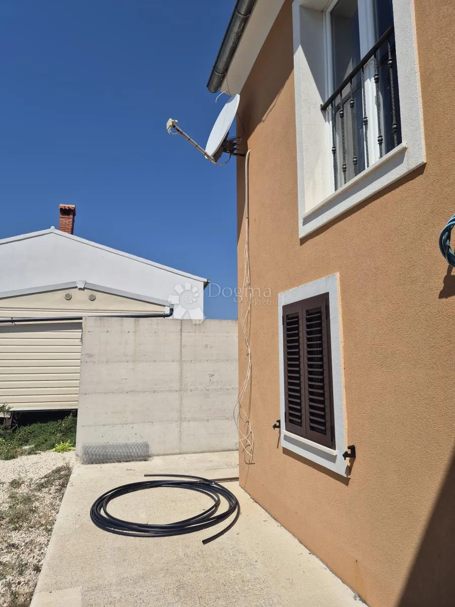 ekskluzivno u našoj agenciji – kuća u centru bala, istra - slika 10