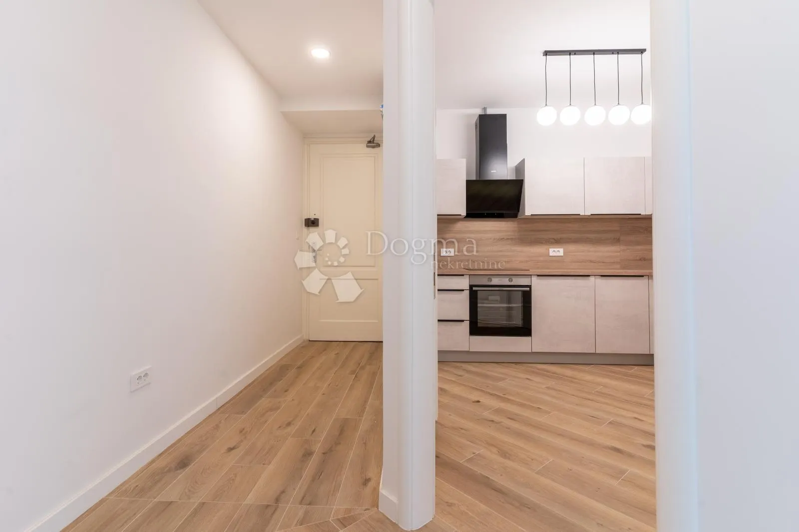vrhunski uređen poslovni prostor 110 m² - donji grad - slika 6