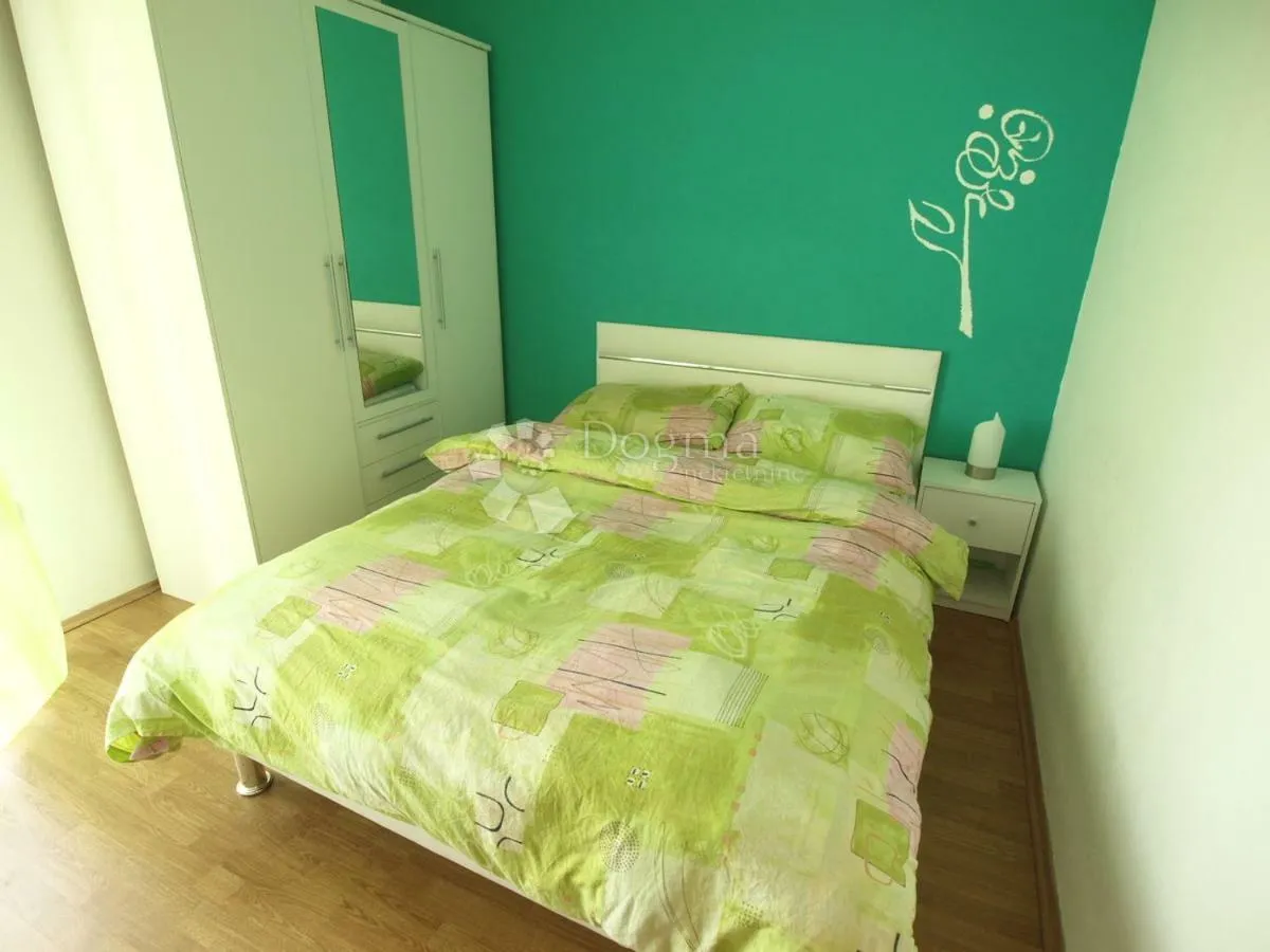 kuća s apartmanima, bazenom i garažom – okrug gornji - slika 11