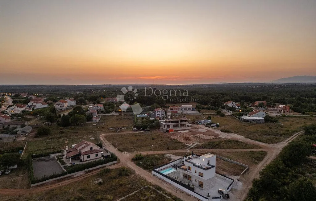 luksuzna vila - slika 16