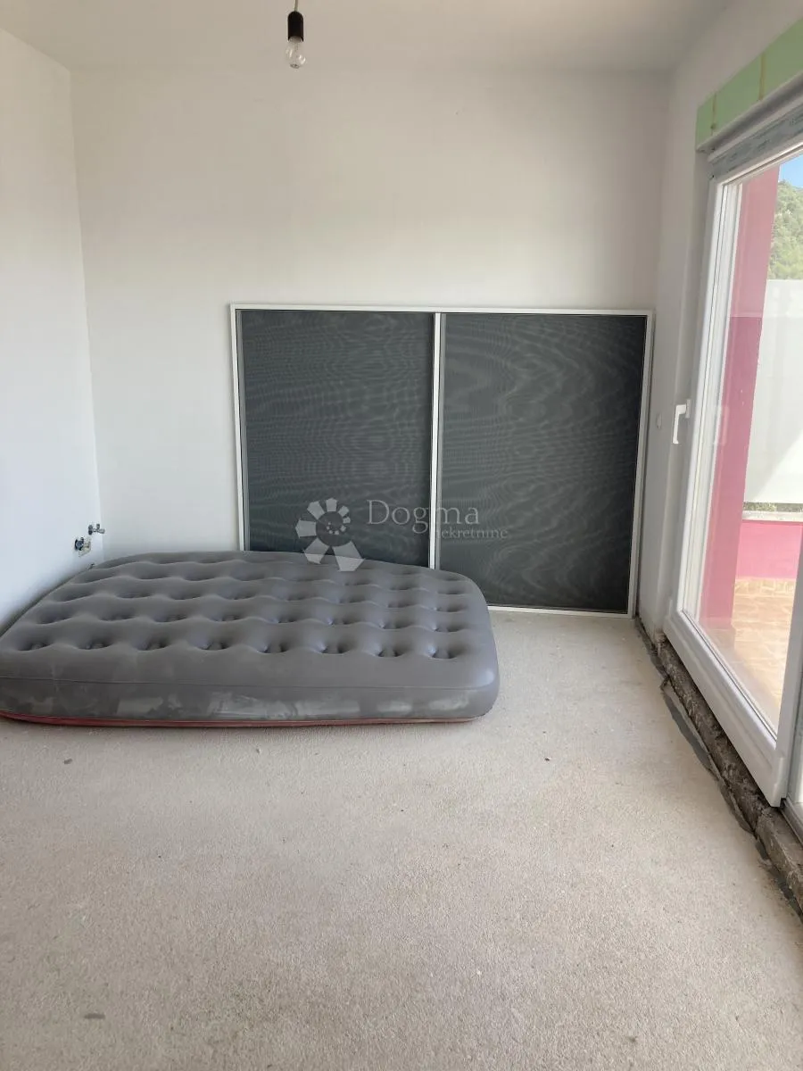 prilika - apartmanska kuća u pirovcu, 1. red do mora - slika 55