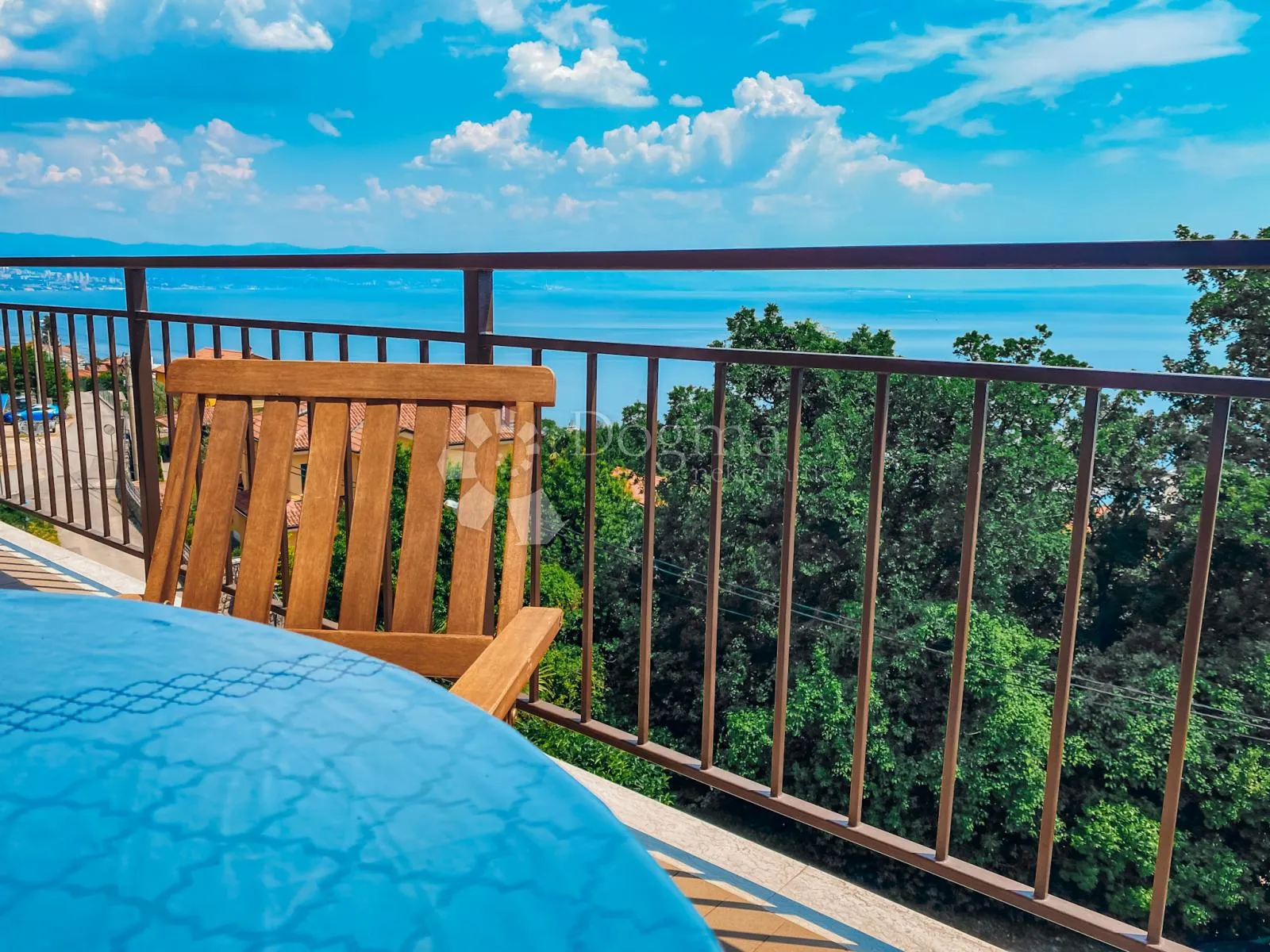 kuća sa 3 apartmana i fenomenalnim pogledom - slika 3