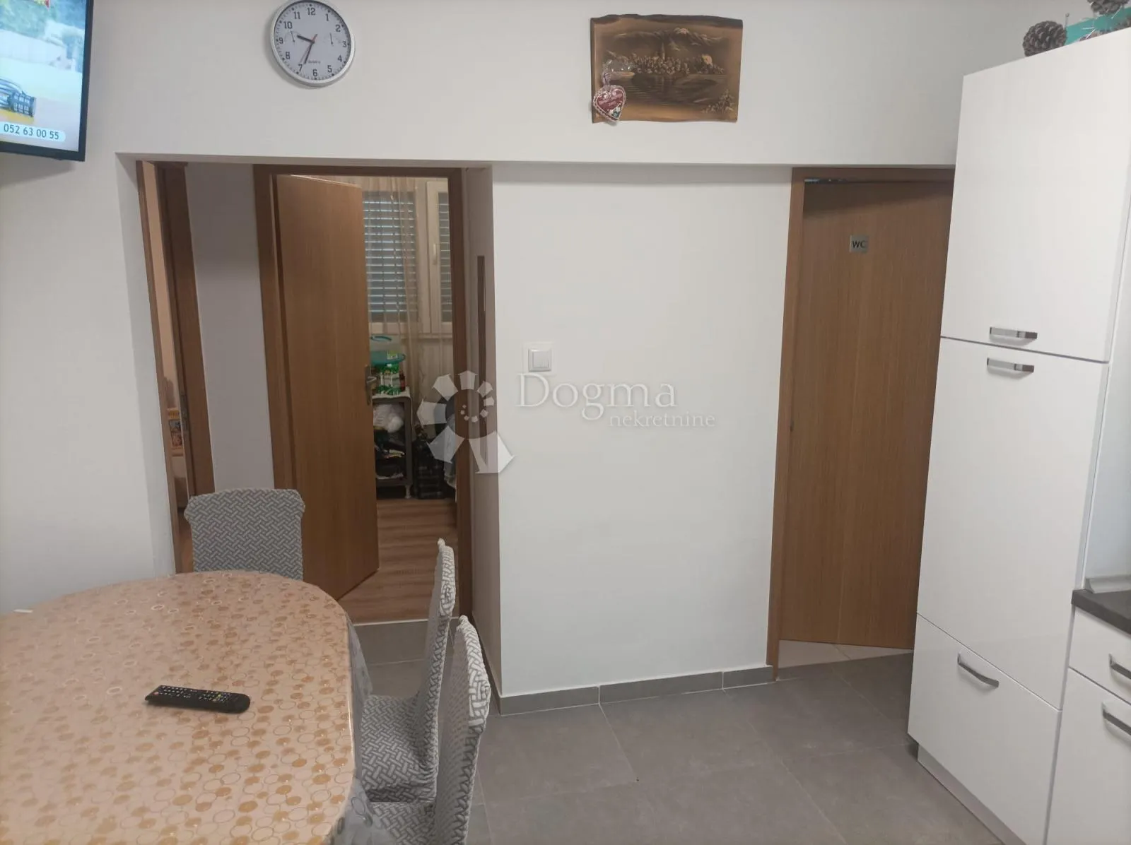 obrovac 2 apartmana 6sb + 2db ogromna okućnica - slika 14