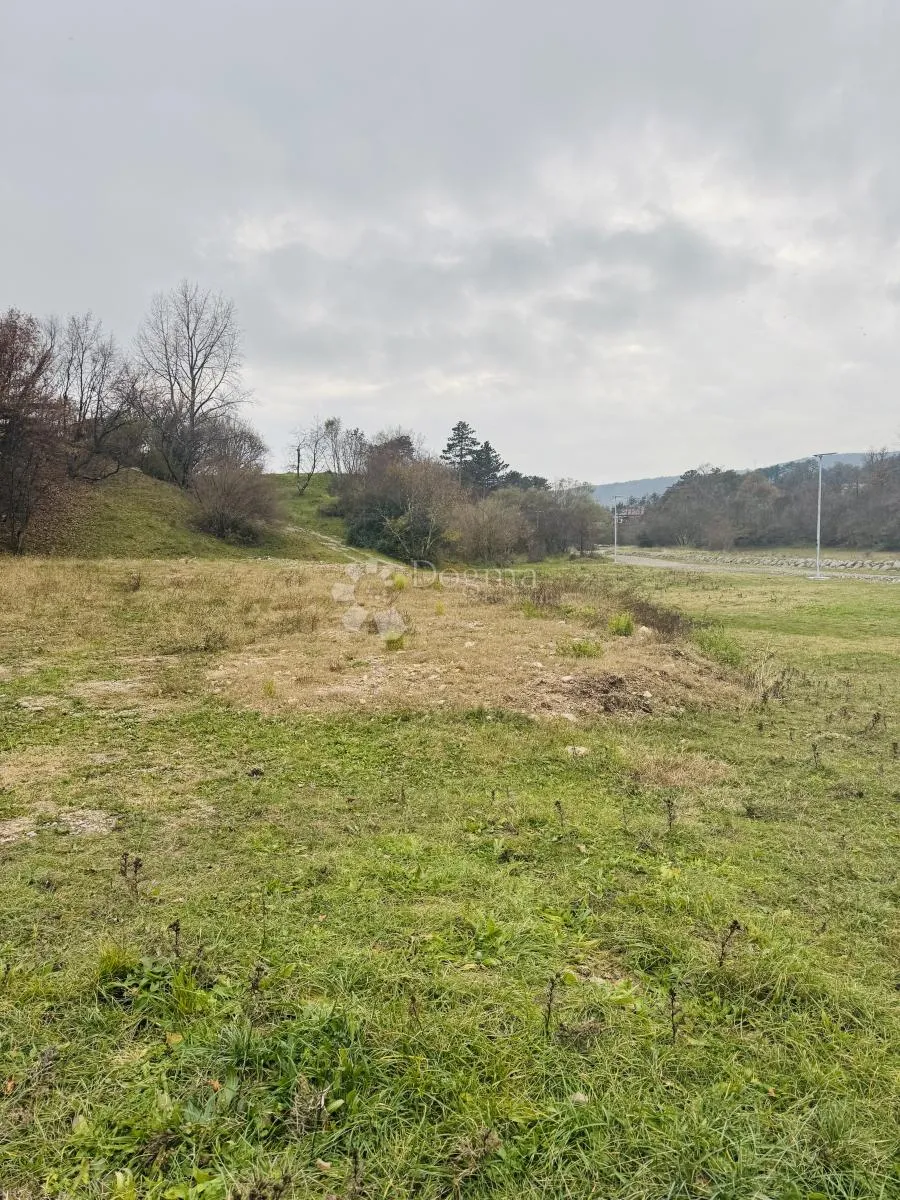 poljoprivredno zemljište dražice 705m2,odlična lokacija, ravan teren - slika 3