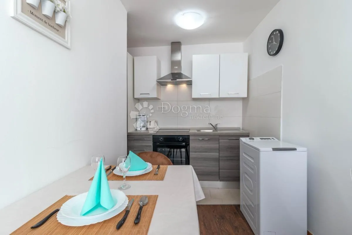 apartman atraktivna lokacija karlobag - slika 5