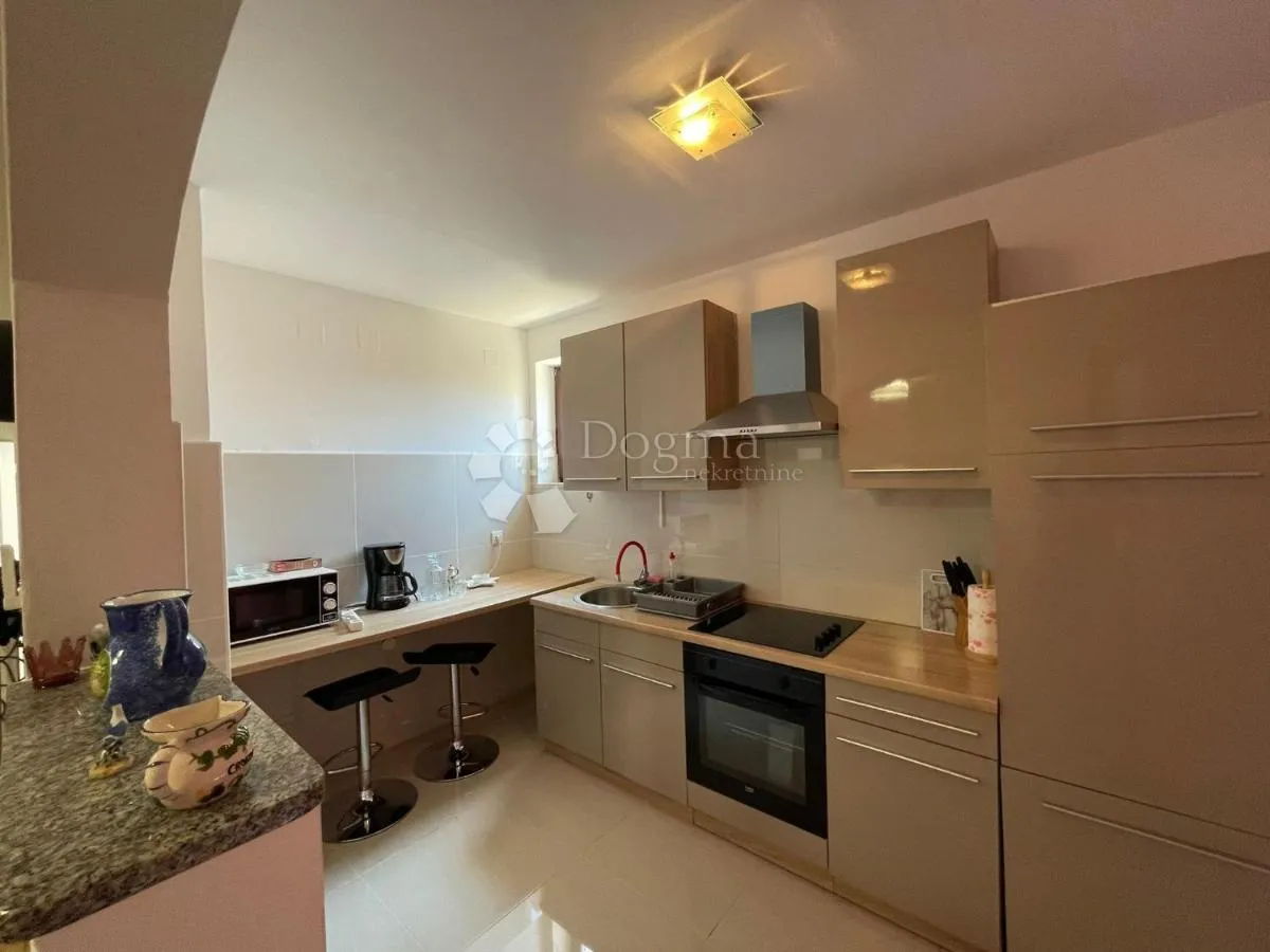 malinska - apartmanska kuća 400 m od mora - slika 17