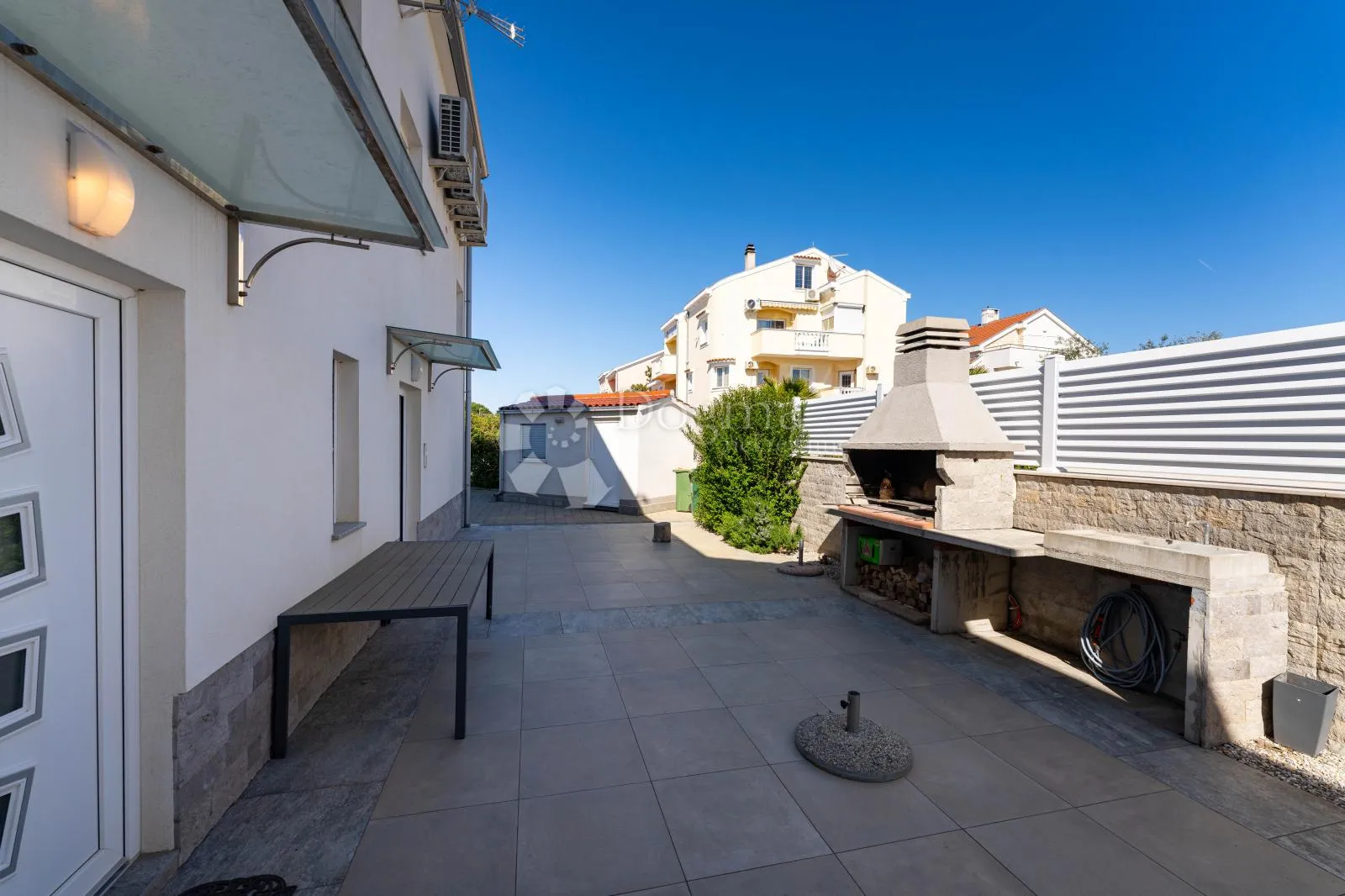zaton-nin,luksuzna apartmanska kuća uz plažu,3 apartmana,pogled na more - slika 97