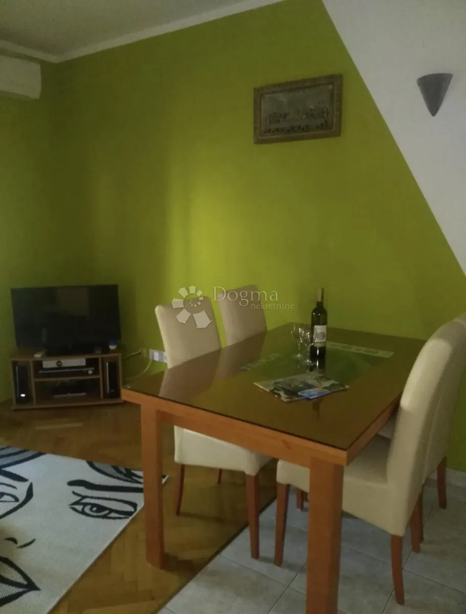 investicijski jednosoban stan s vrtom u trogir – potpuno namješten, parking, uhodan turistički najam - slika 2