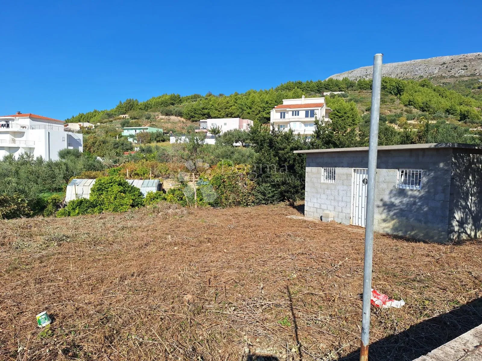 atraktivno građevinsko zemljište 200m od mora - slika 12