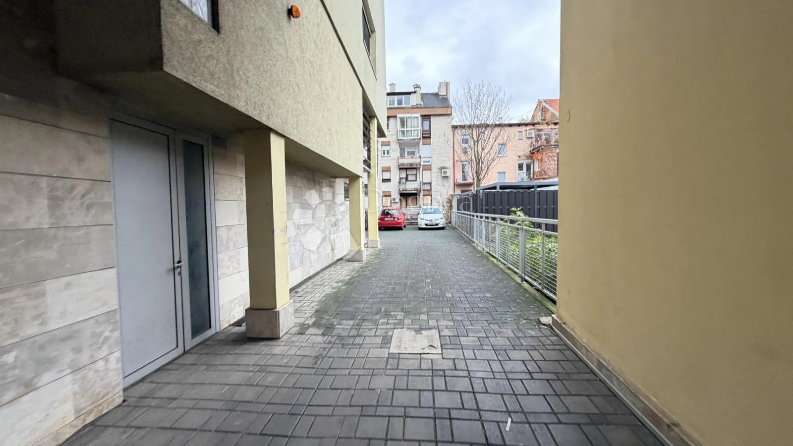 najam poslovnog prostora 350m2, kvaternikov trg - slika 18