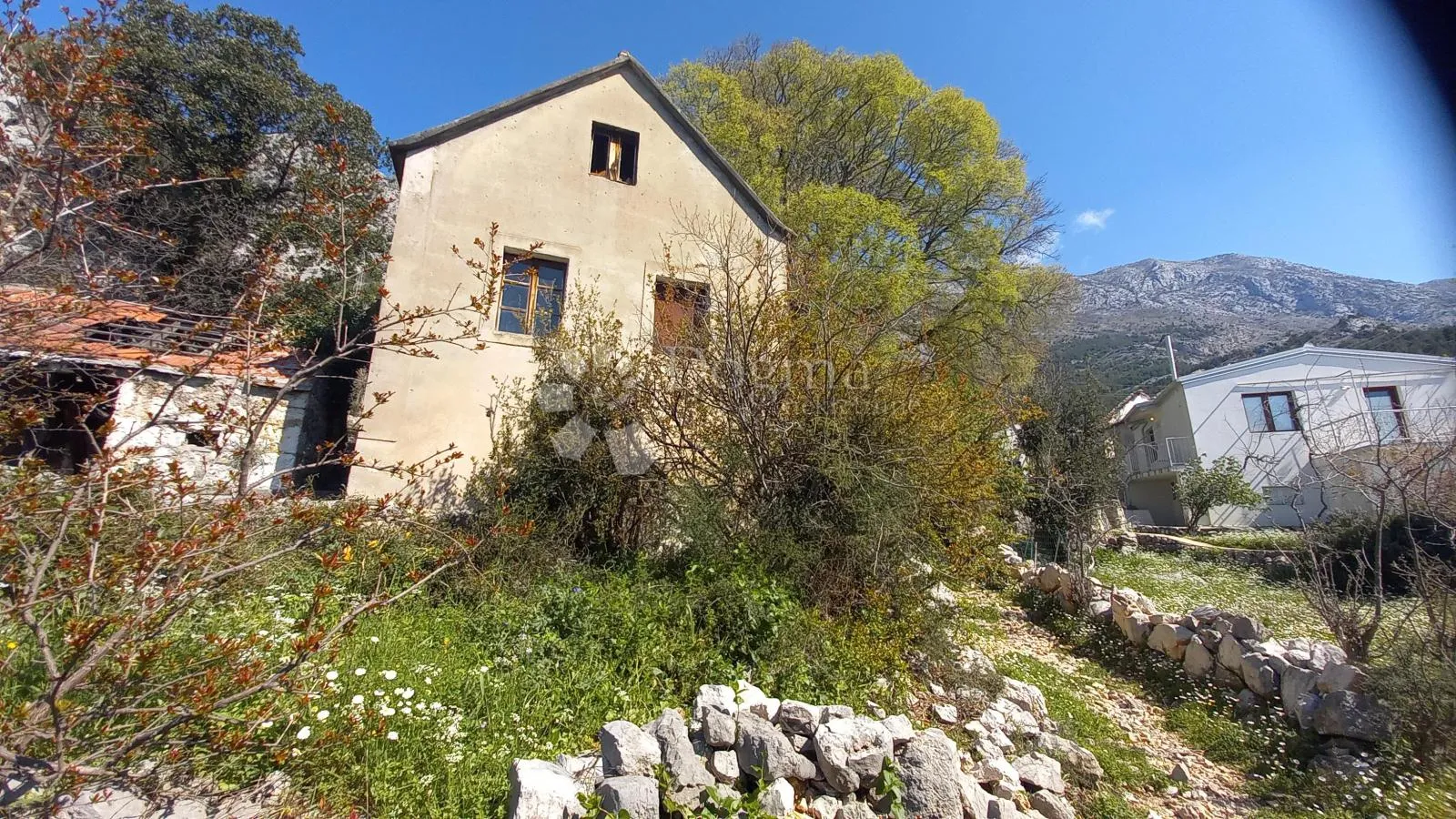 zemljište sa starom kućom-za renoviranje - slika 3