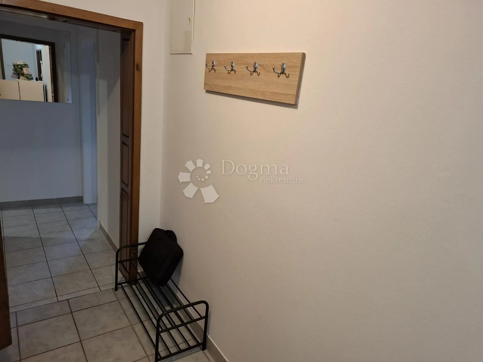 idealno za radnike: prostrani stan, 10 osoba, štefanovec - slika 17
