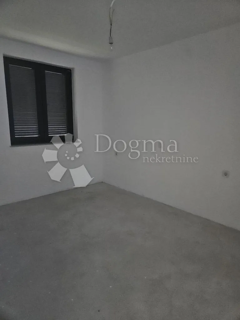 kras - samostojeća kuća sa 4 stana - slika 3