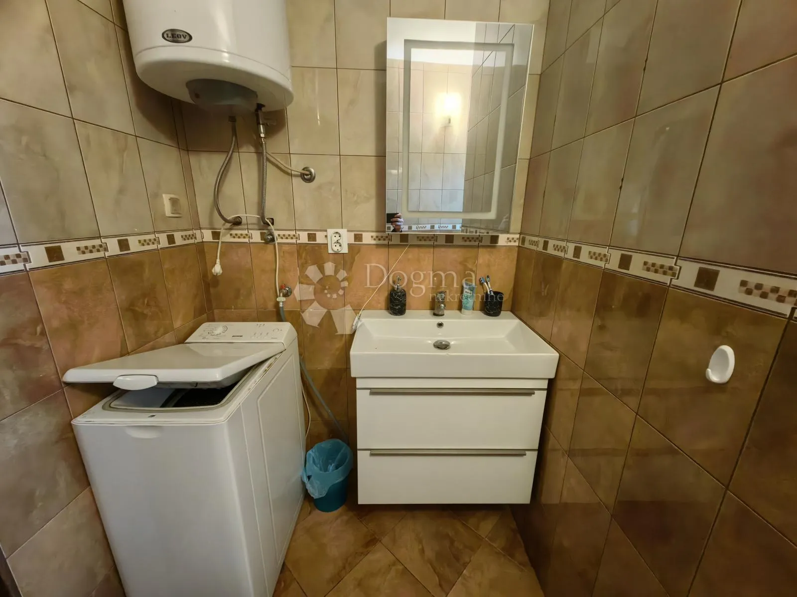 vrhunska prilika - kuća u nuštru - slika 10