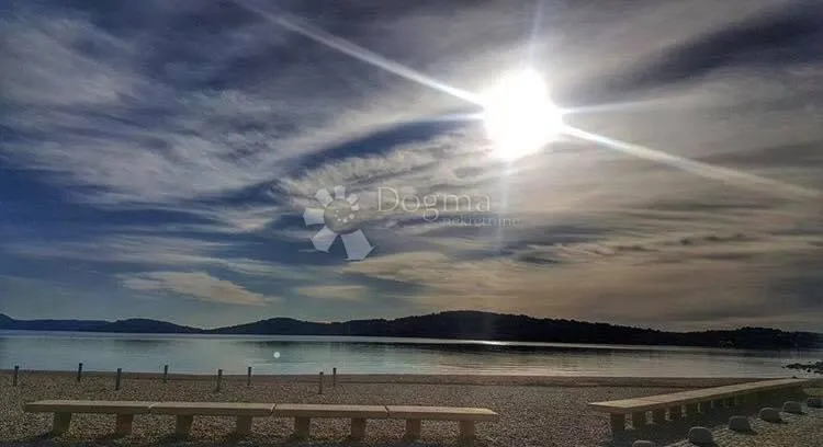 apartmanska kuća u srimi na samoj plaži - slika 20