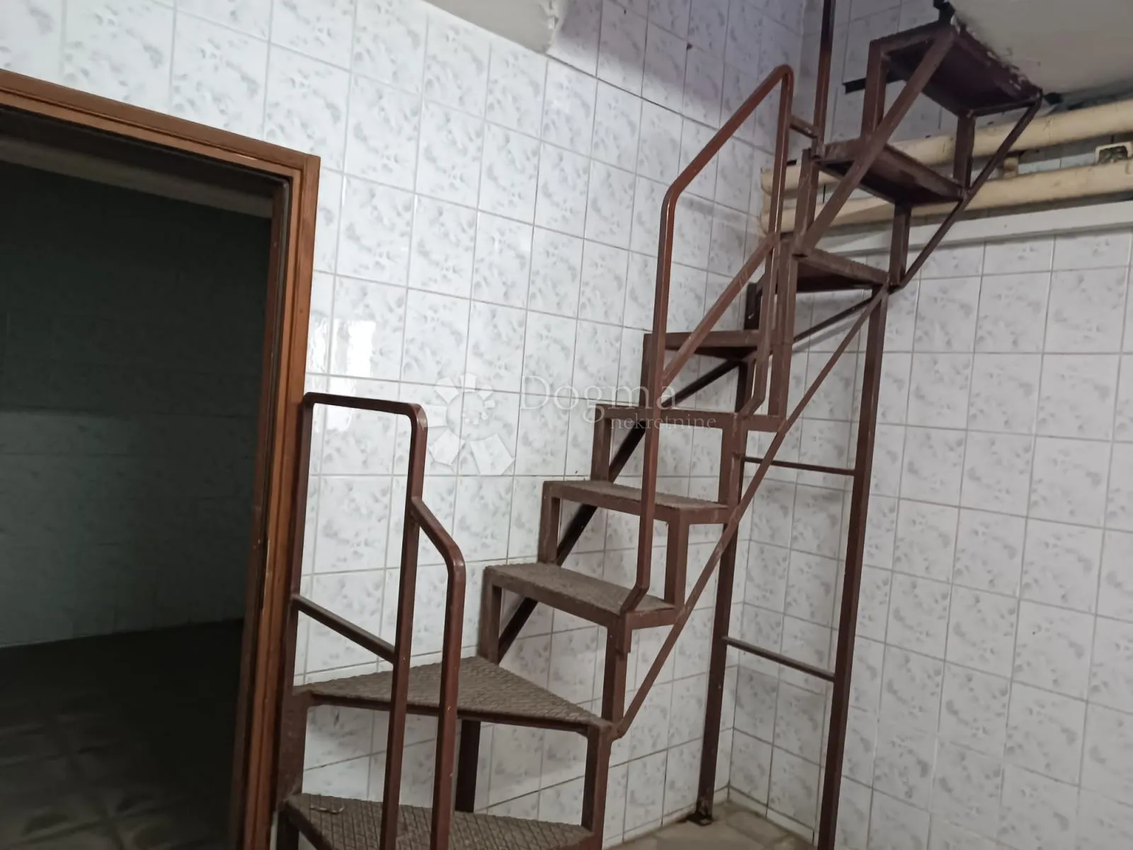 prilika - poslovni prostor donja dubrava (najam 1200€) - slika 7
