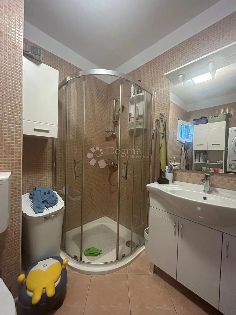 dvoetažni stan u fažani, 400 m od mora – 65 m² + galerija 28 m² - slika 21