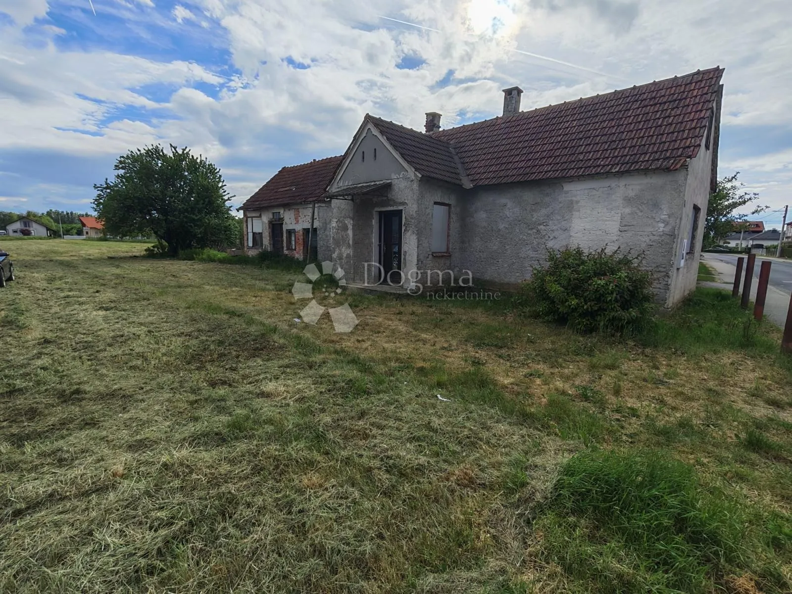 Odlična prilika! Građevinsko zemljište 2.387 m² s kućom u Trnovcu Bartolovečkom - Trnovec, Trnovec Bartolovečki