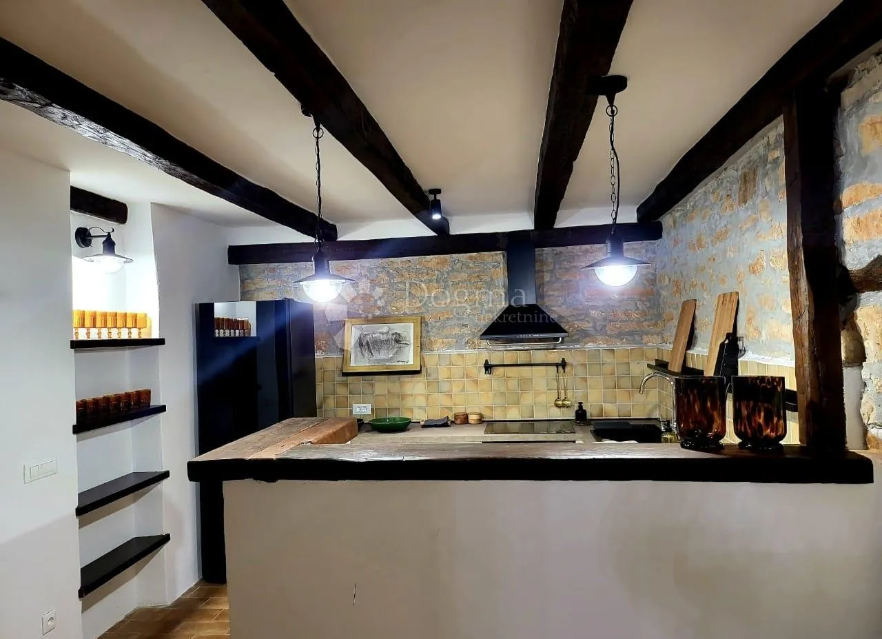 sveti lovreč, 3 kamene vile i dvor s bazenom - slika 4