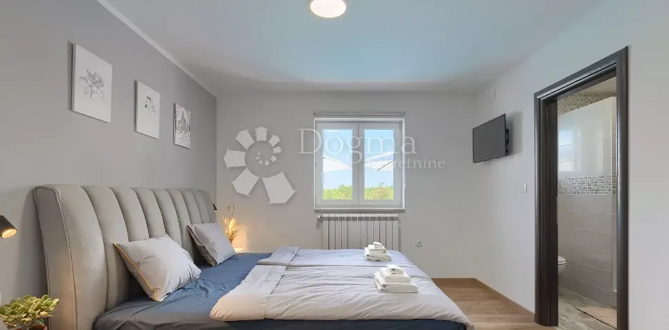 sniženo!!impozantna villa u blizini labina - slika 7