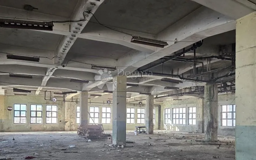 mlaka - cca 1700 m2 - novo u ponudi - slika 1