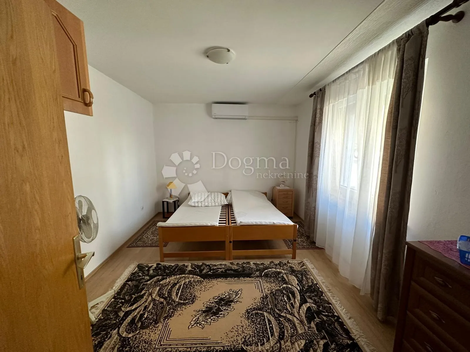 apartmanska kuća na 50 metara do mora - slika 42