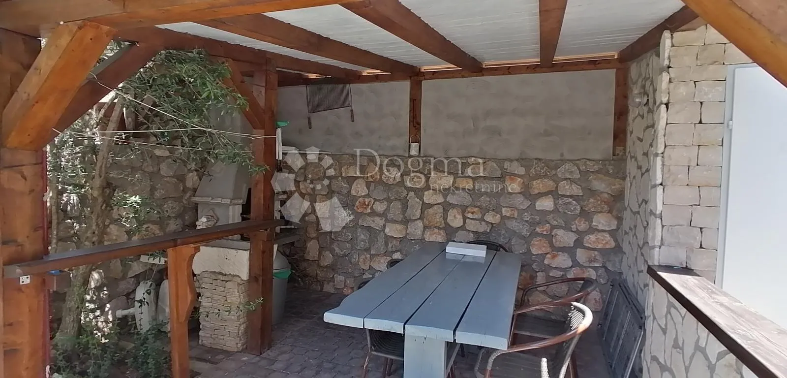vrhunska nektretnina na krku - slika 37