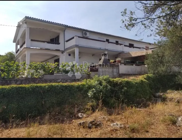 kuća na otoku ugljanu, hitno - slika 14