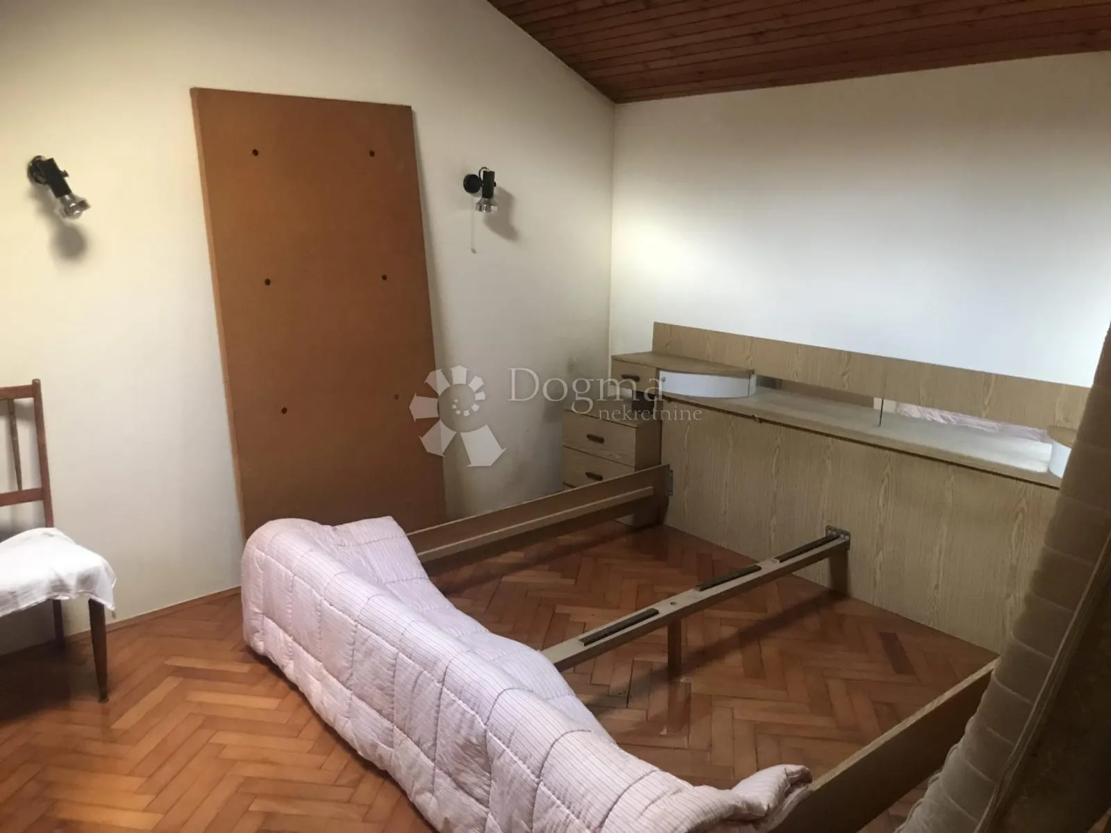 kuća s velikom garažom trinajstići - slika 19