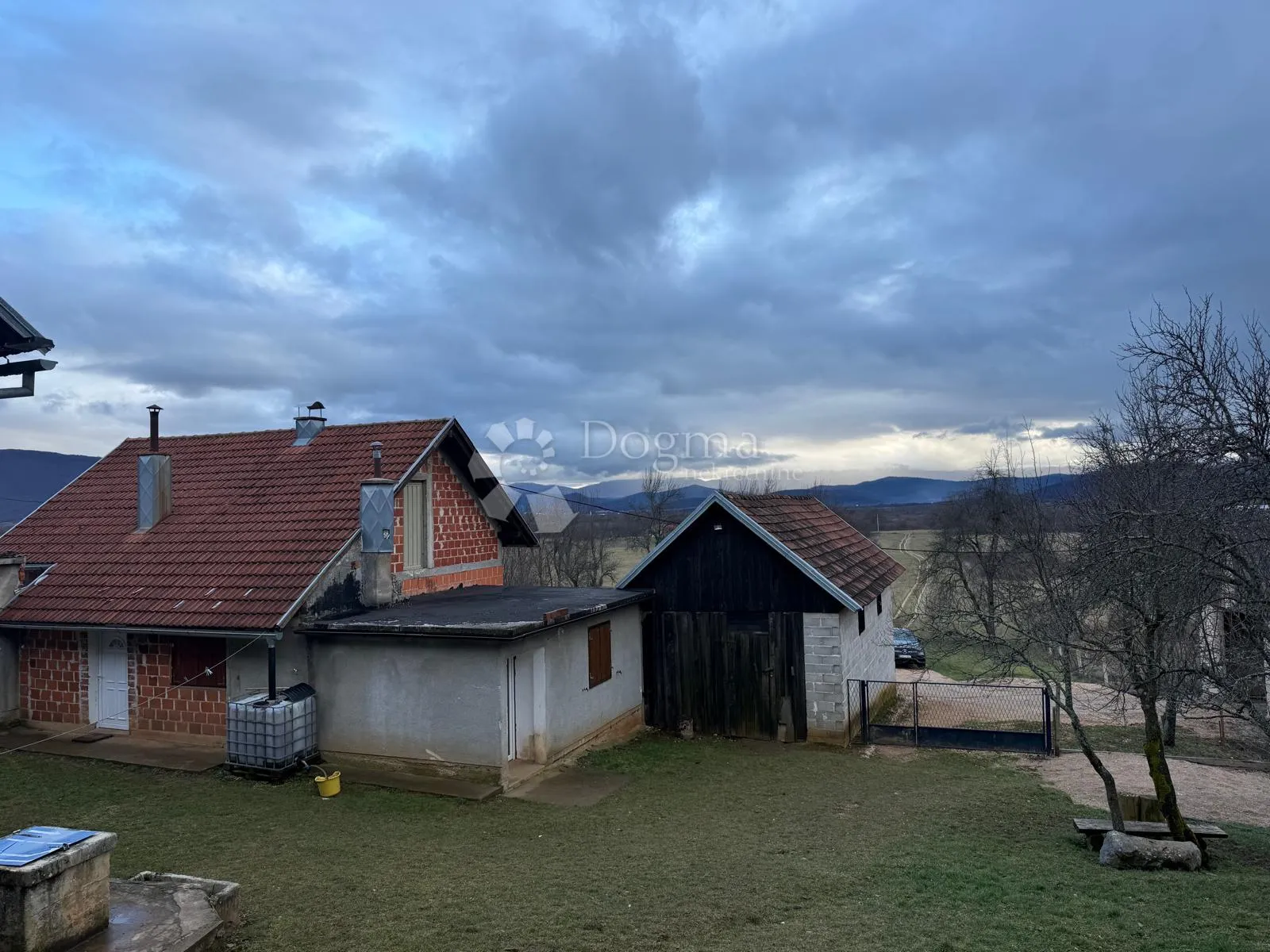 seosko imanje na osami s predivnim pogledom - slika 28