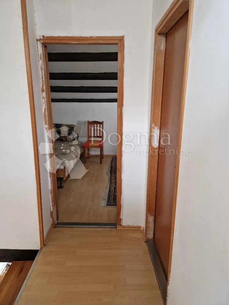poreč centar dvoetažni stan - slika 12