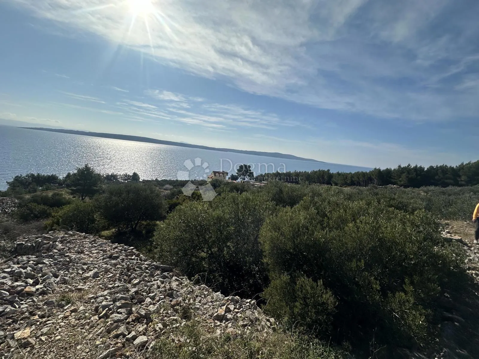građevinsko zemljište zavala 2080m2 -zona t2 - slika 1
