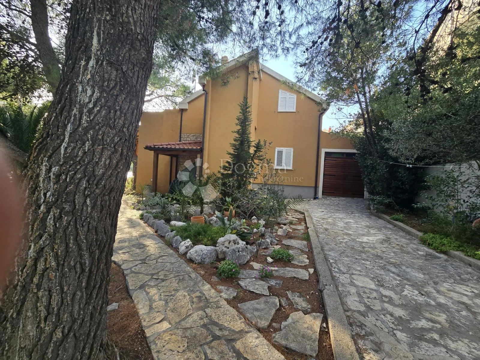 grebaštica- kuća na jedinstvenoj lokaciji prvi red do mora - slika 6