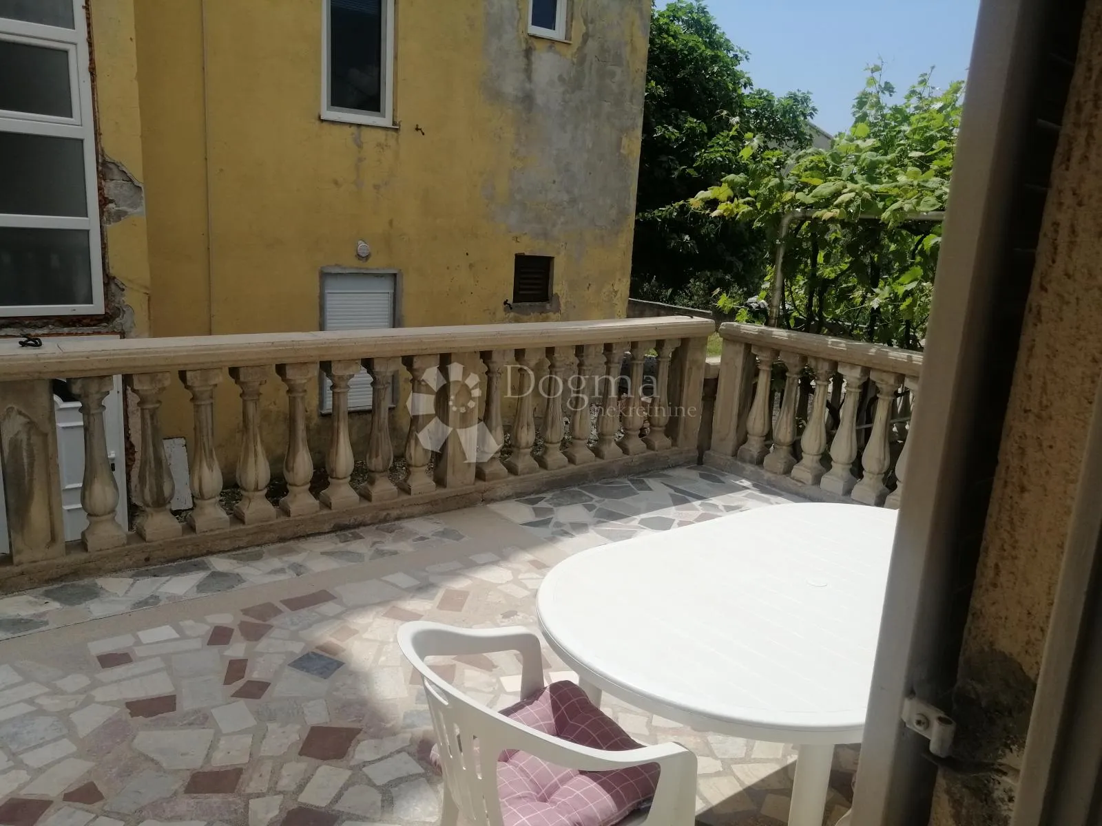 tribunj - kuća s 9 apartmana + građevinska parcela 418 m2 - slika 19