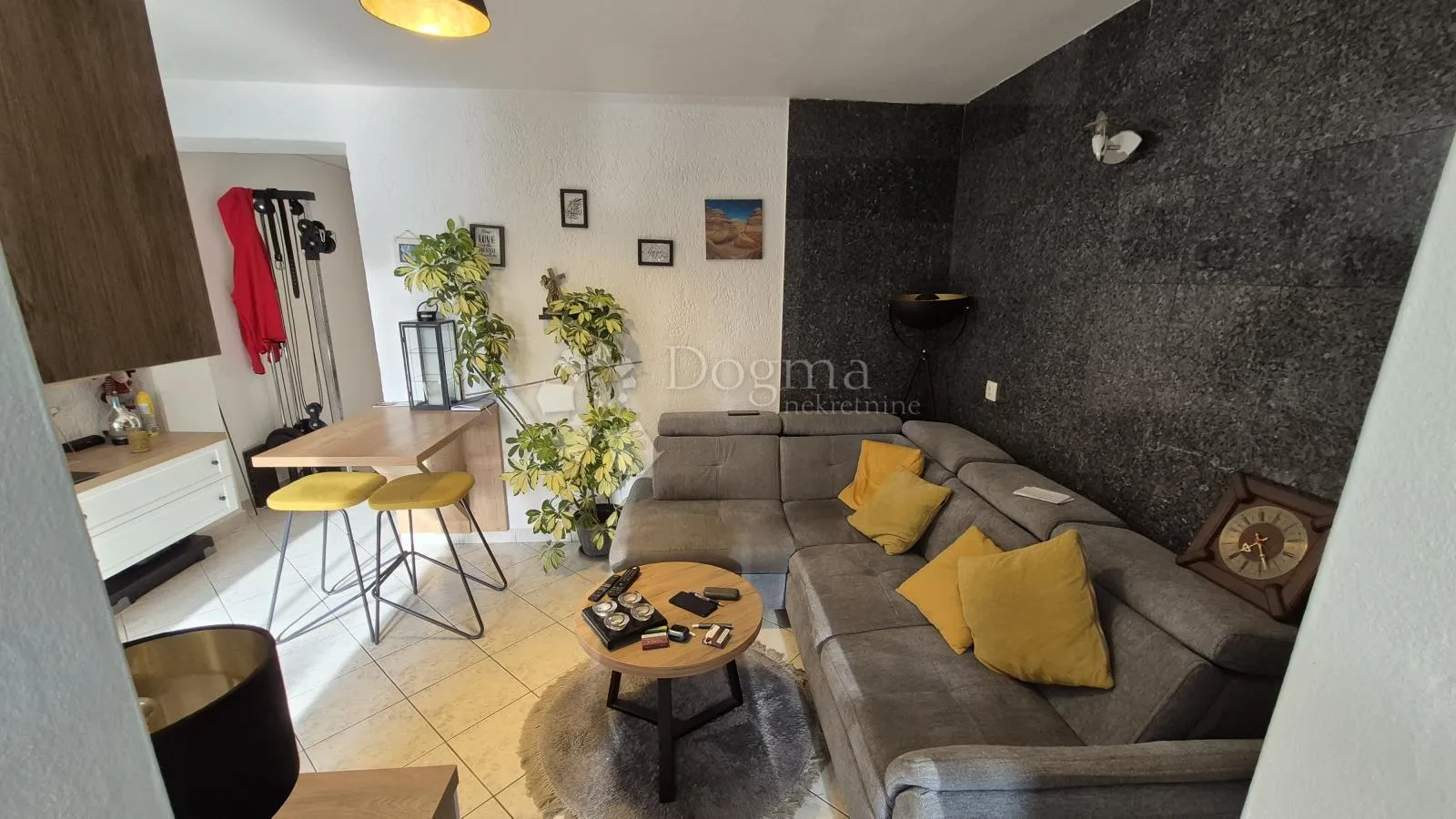 2 stana jedna investicija samo 500 m od mora - slika 66