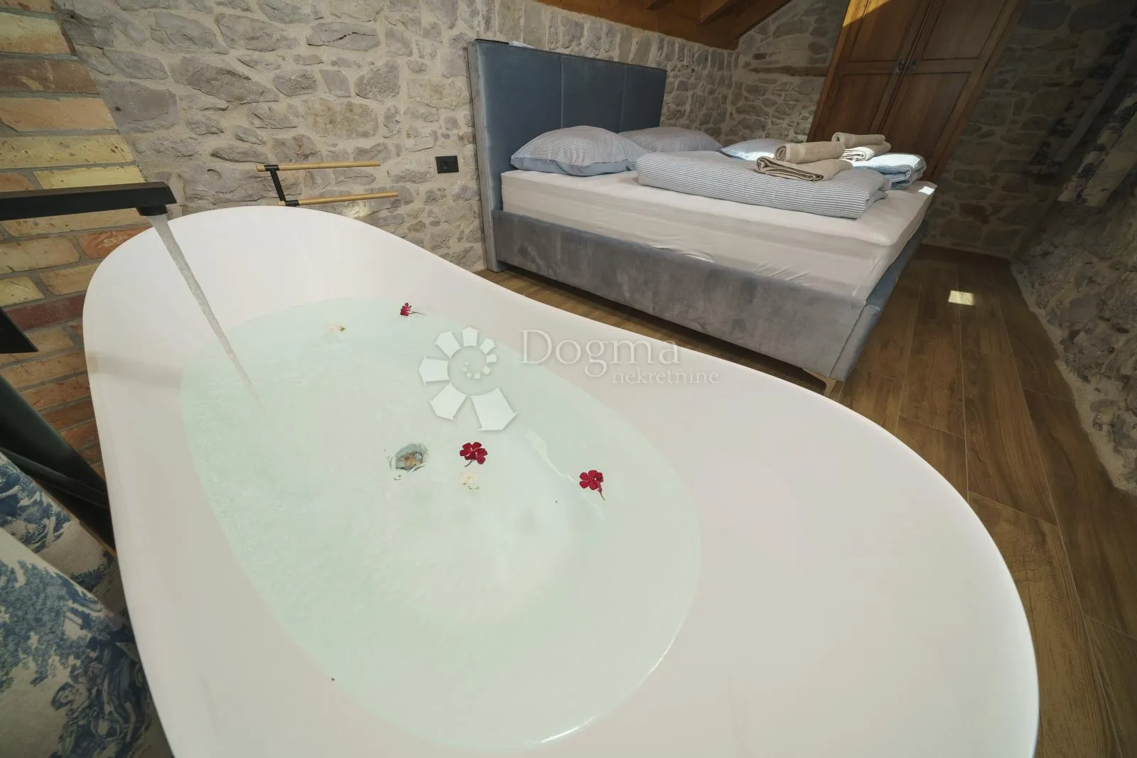 tribunj - prekrasna kamena villa sa bazenom - slika 37