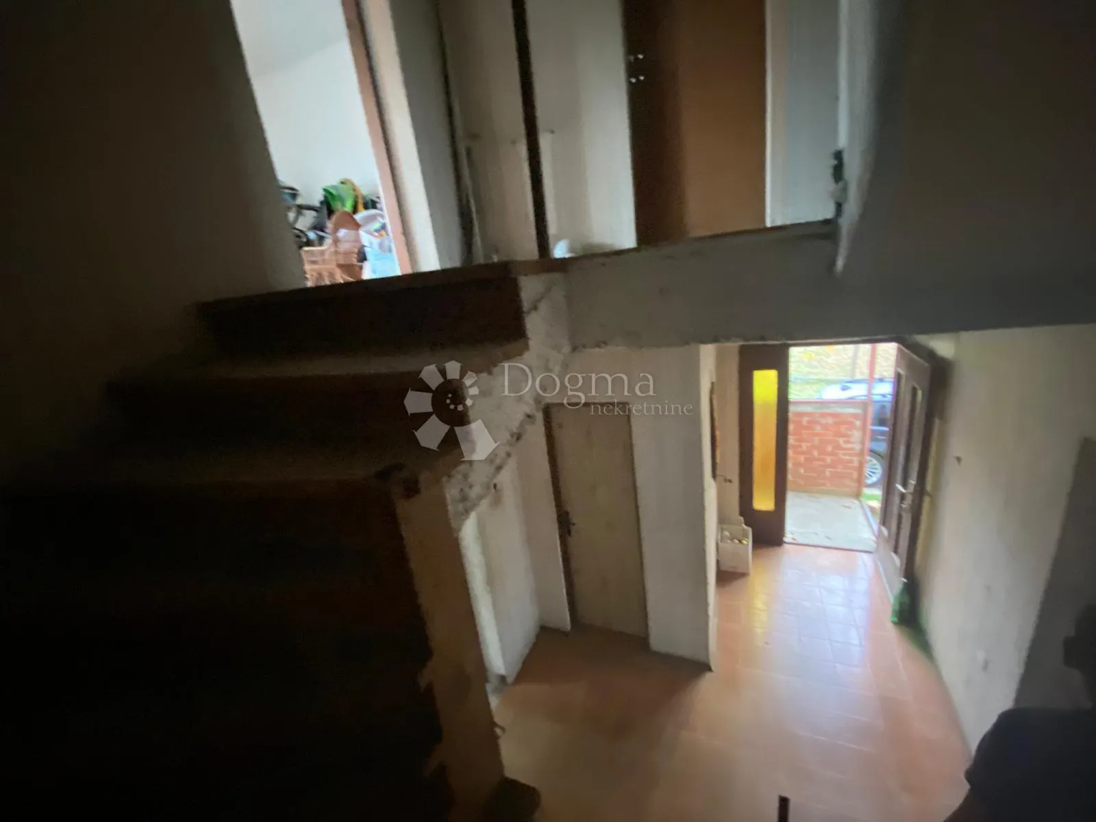 dvojna kuća za adaptaciju - slika 14